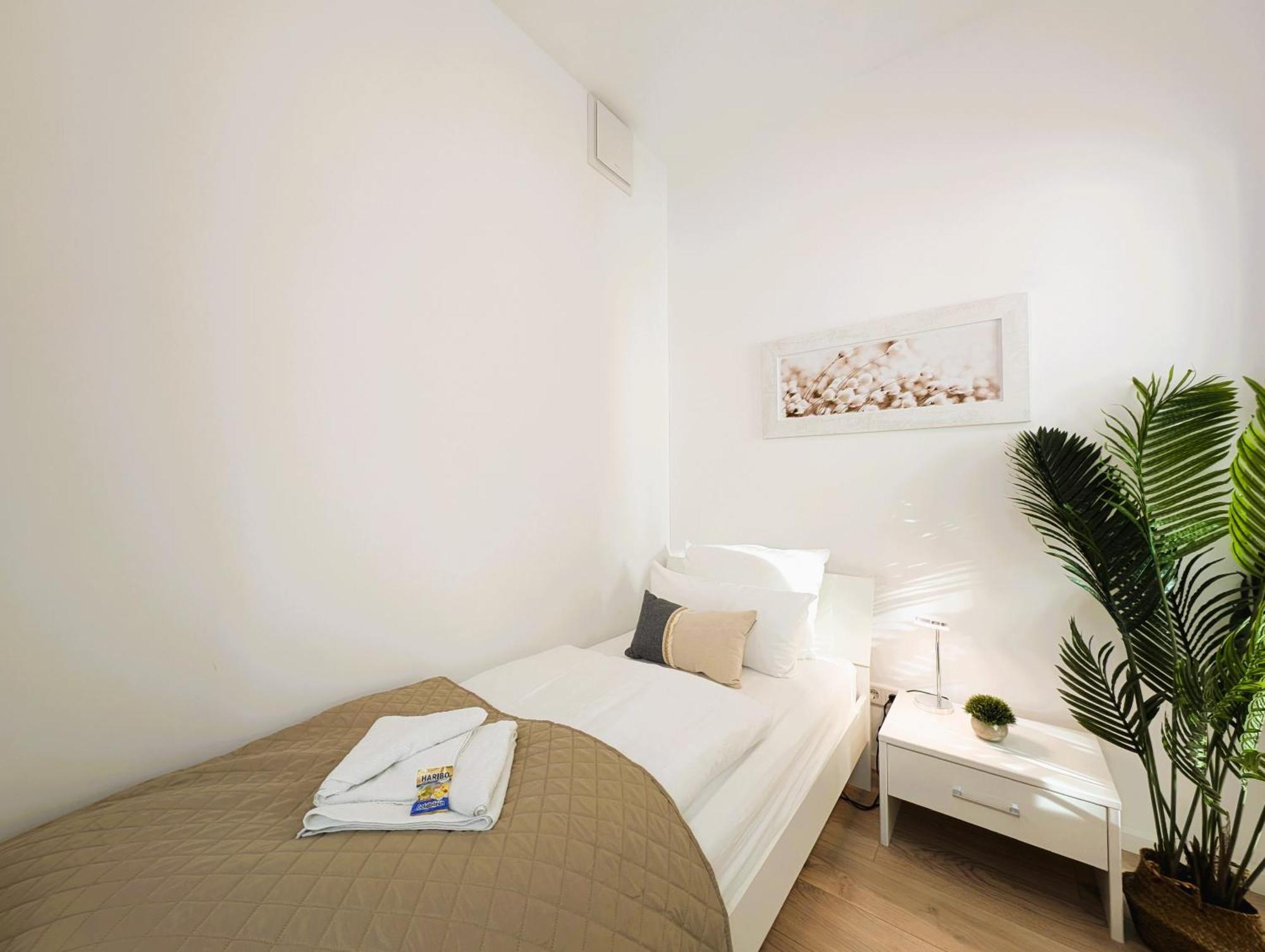 Bohnapartments - Nordkap-Suiten - Gratis Parkplatz - Moderner Neubau - Erdgeschoss - Fussbodenheizung แอร์ฟวร์ท ภายนอก รูปภาพ